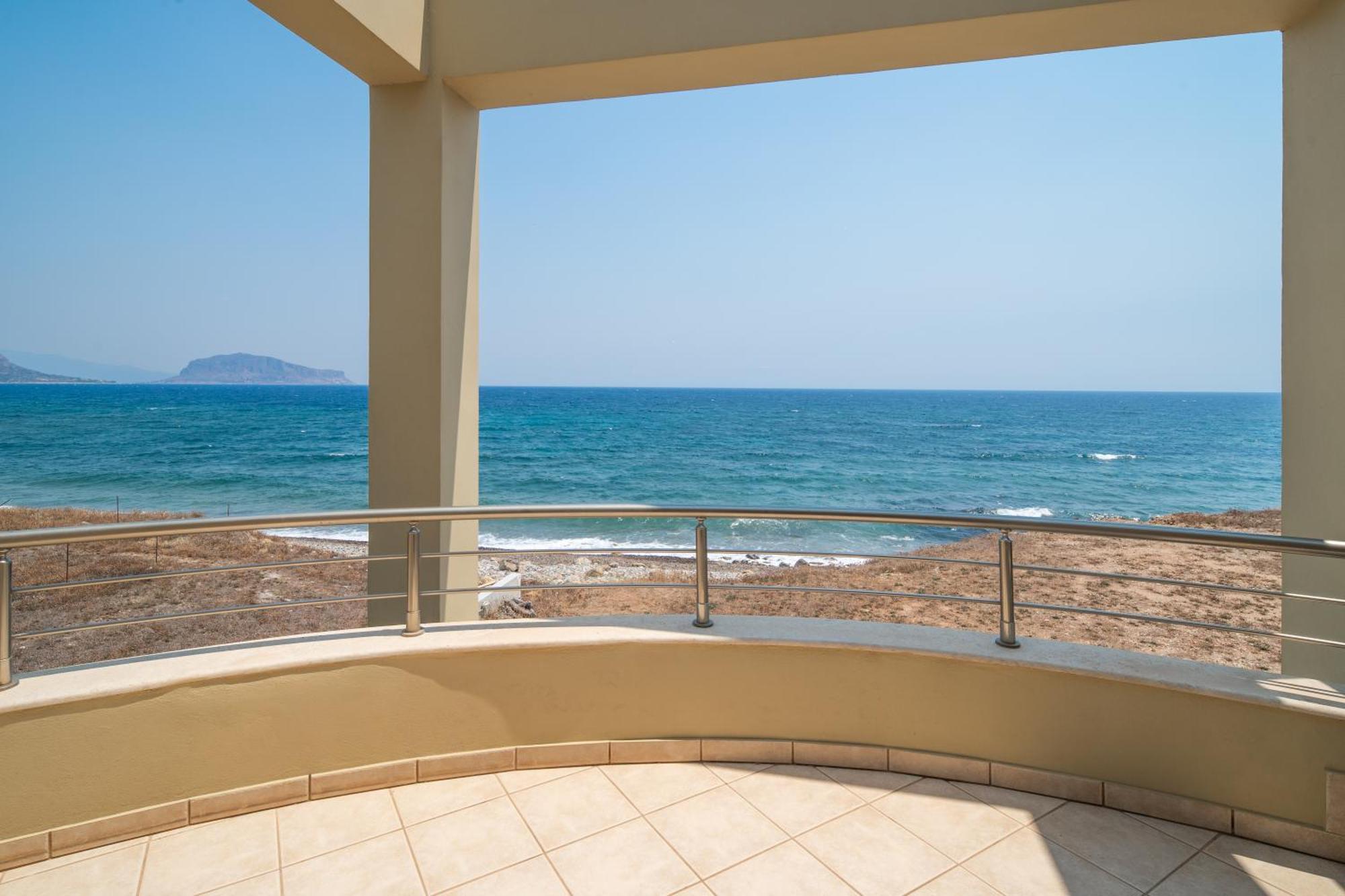 Spacious Beachfront Maisonettes With Stunning Views & A Private Beach Monemvasía Cameră foto